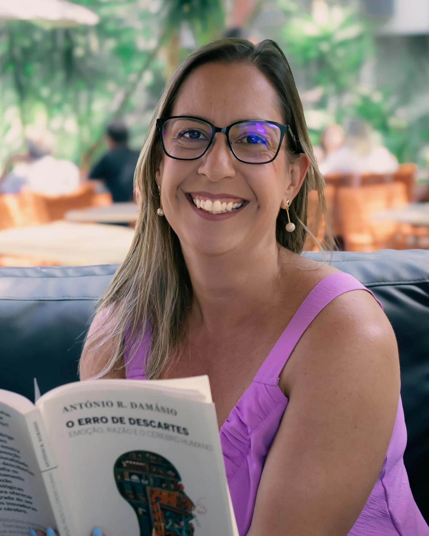 Ana Carolina Leal, psicóloga especializada em parentalidade consciente